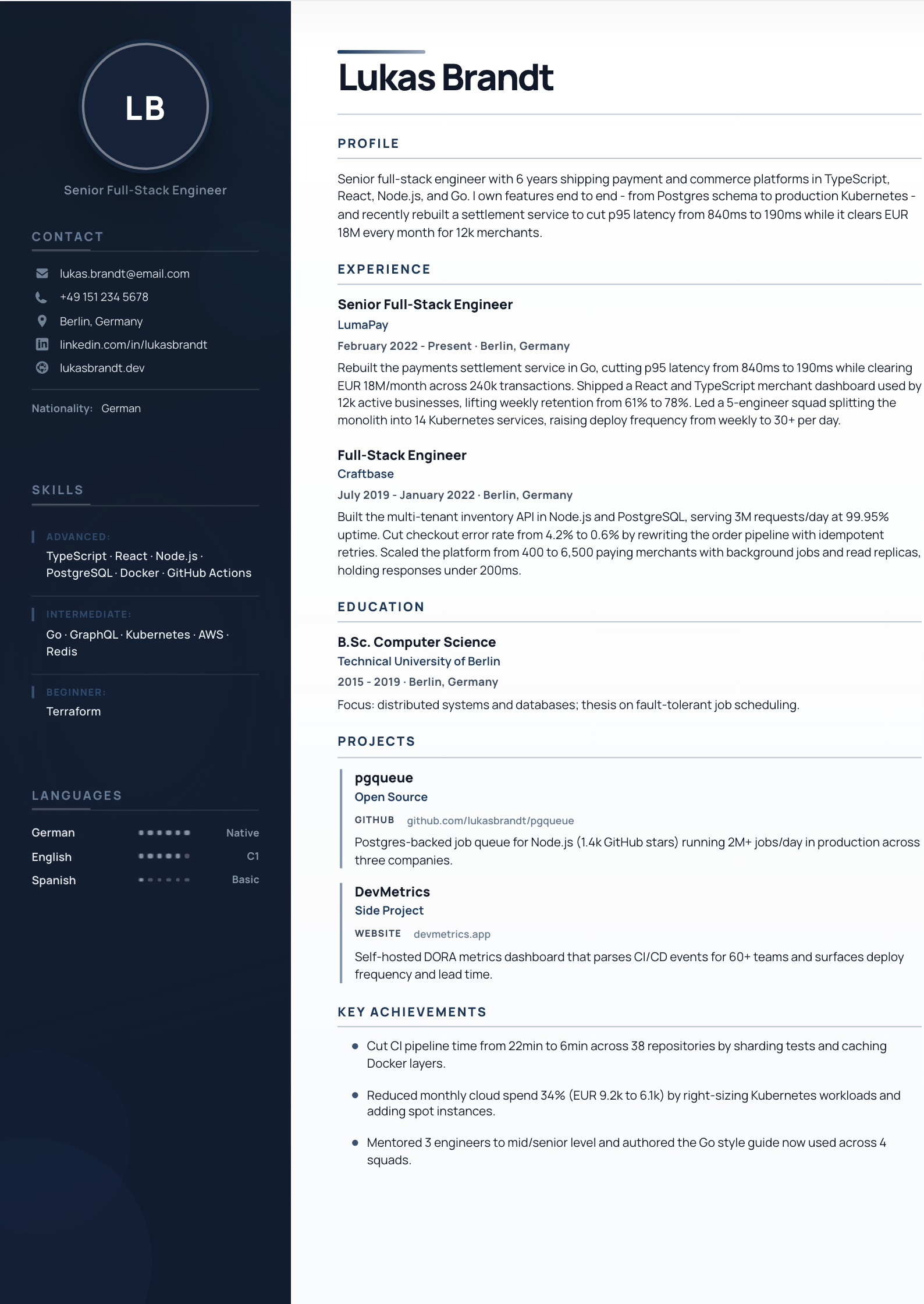 Dark Sidebar - CV template